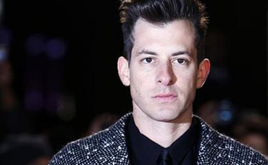 Mark Ronson lập kỷ lục trên BXH âm nhạc Anh